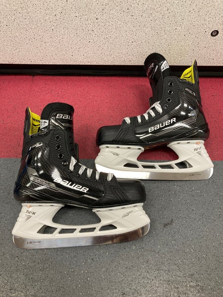 NEW Intermediate Bauer Supreme Ignite Pro+ Hockey Skates Size 6.5