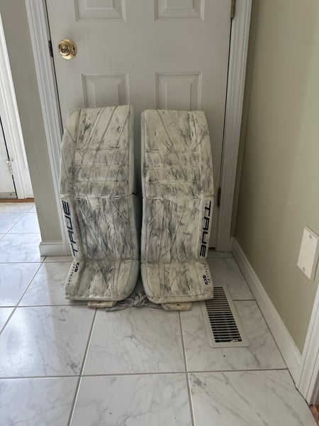 33 + 2"  True Catalyst 9X3 Goalie Leg Pads (Used)