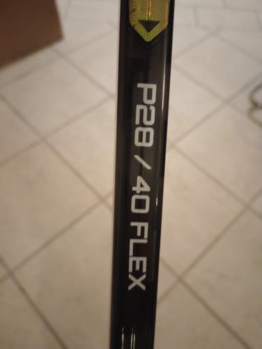 Junior Bauer Proto-R Left Hand Hockey Stick P28 40 Flex (New)