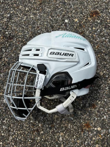 Small Bauer Re-Akt 75 Helmet and Cage Combo  (Used)