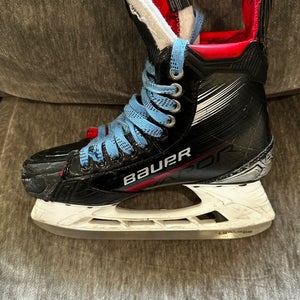 Bauer X4 Hockey Skates   Size 6.5 (Used)