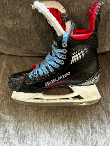 Bauer X4 Hockey Skates Size 6.5 (Used)