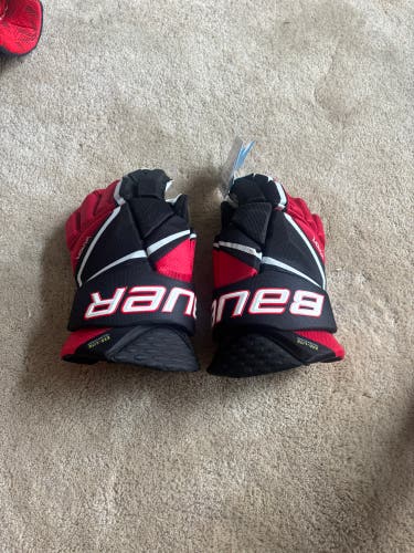 Bauer hockey gloves
