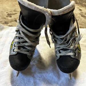 Hockey Skates Junior Used Graf Supra 301 Regular Width Size 3