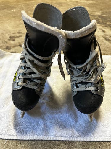 Hockey Skates Junior Used Graf Supra 301 Regular Width Size 3