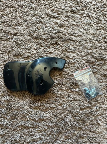 C-Flap Jaw and Chin Protector RH Batter Attachment Excellent!