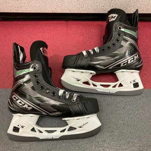 NEW Junior CCM Ribcor Maxx Plus Hockey Skates Size 3