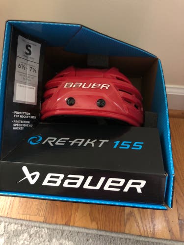 Small Bauer Re-Akt 155 Helmet (Used)
