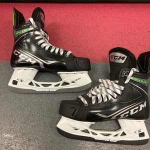 NEW Senior CCM Ribcor Maxx Plus Hockey Skates Size 8
