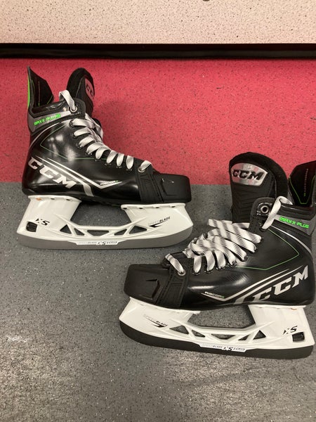 NEW Senior CCM Ribcor Maxx Plus Hockey Skates Size 8