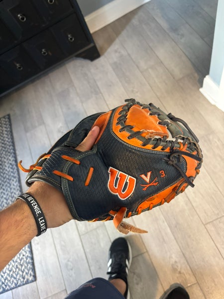 2024 Wilson RH Catcher's A2000 Baseball Glove 33.5" (Used)
