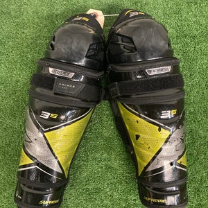 Junior Bauer Supreme 3S Shin Pads 12" (Used)