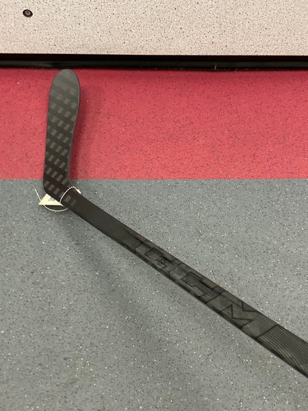 NEW Senior CCM RibCor Team Right Handed Hockey Stick P28