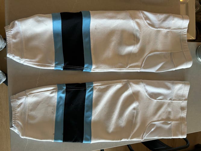 Utah Mammoth/Hockey Club socks (game used) Large