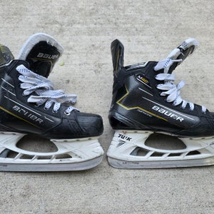2025 Bauer Supreme M40 Hockey Skates Regular Width 7.5 (Used) Fit 2