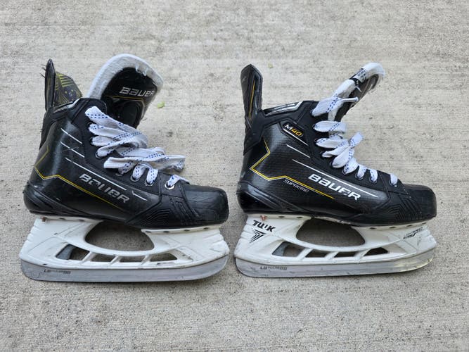 2025 Bauer Supreme M40 Hockey Skates Regular Width 7.5 (Used) Fit 2