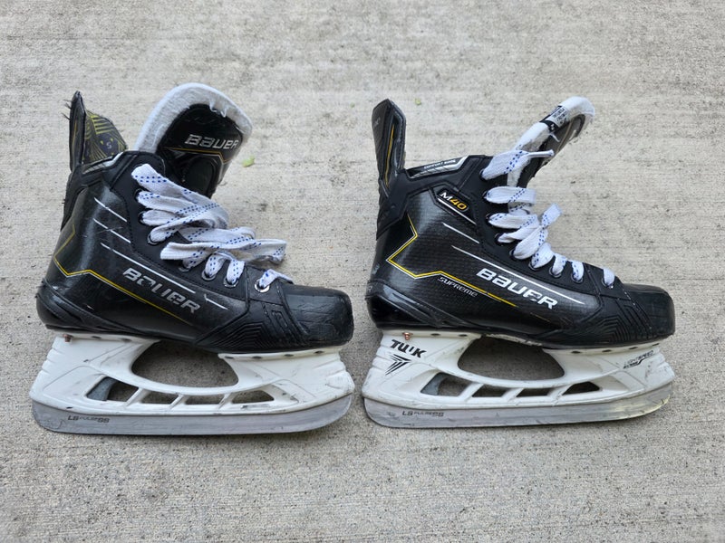 2025 Bauer Supreme M40 Hockey Skates Regular Width 7.5 (Used) Fit 2