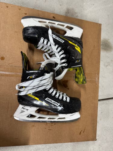 Bauer Supreme M3 Hockey Skates Regular Width 10 New Replaced Lace (Used)