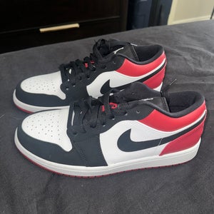 AJ1 Low BLACK TOE - Worn 2 Times Excellent condition Size M 9.5