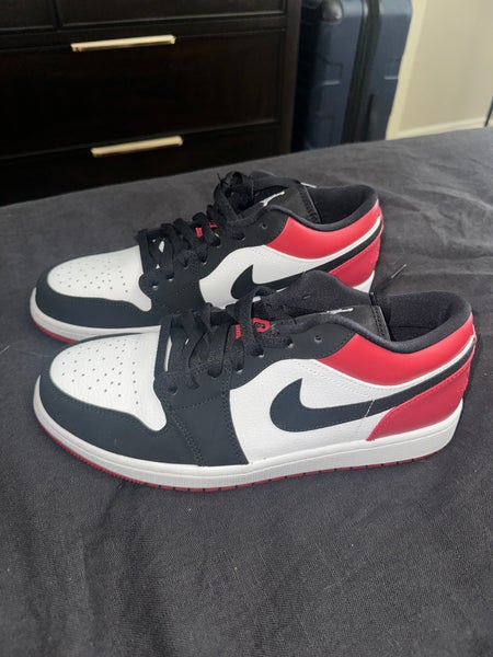 AJ1 Low BLACK TOE - Worn 2 Times Excellent condition Size M 9.5