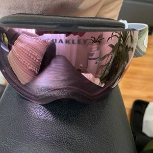 Women's Oakley Flight deck Snowboard Goggles Medium (Used)