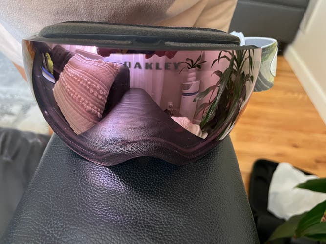 Women's Oakley Flight deck Snowboard Goggles Medium (Used)