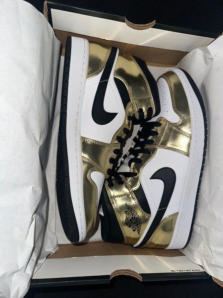 METALLIC GOLD - AJ1 Size M 12.0 Brand New