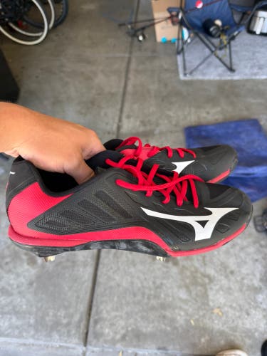 Black Men's Size M 12.0 (W 13.0) Adult Mizuno Low Top Heist IQ Metal (New)