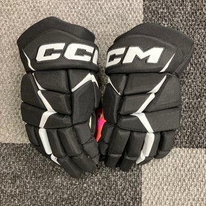 Black Senior CCM JetSpeed FT680 Gloves 14" (New)
