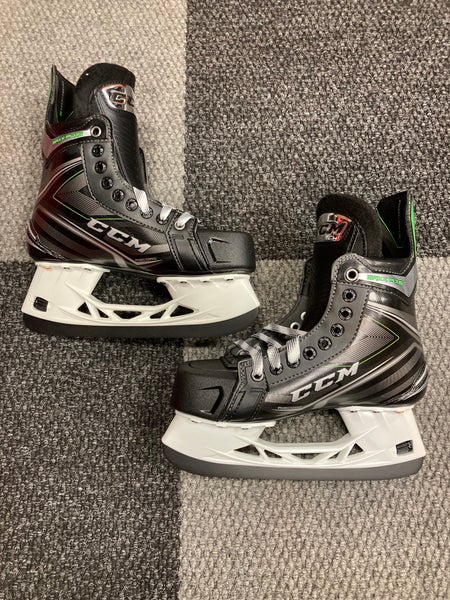 NEW Intermediate CCM Ribcor Maxx Plus Hockey Skates Size 6.5