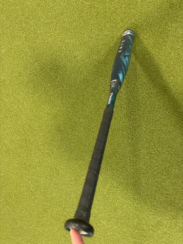 Louisville slugger softball bat