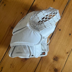 Bauer Supreme M5 Pro Goalie Glove