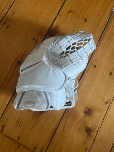 Bauer Supreme M5 Pro Goalie Glove
