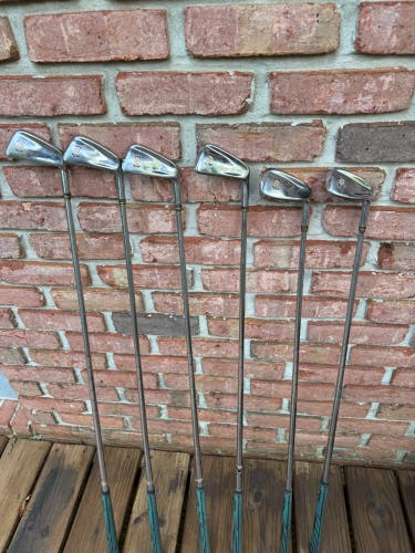 Walter Hagen Walter Hagen Haig Ultra Right Handed Iron Set Stiff Flex 6 Pieces Steel Shaft (Used)