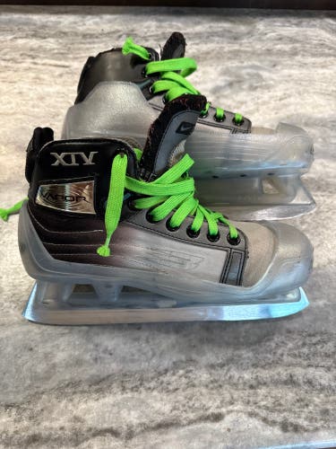 Bauer Vapor XIV Hockey Goalie Skates Regular Width Size 3 (Used)
