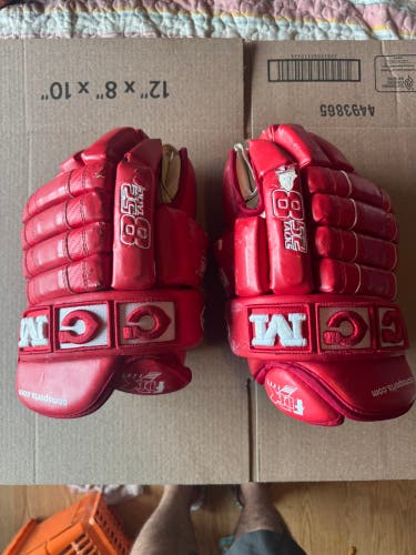 CCM 852 Tacks Hockey Gloves