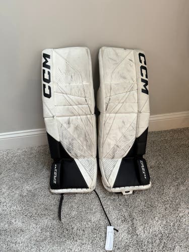 28" CCM Eflex 6.5 Goalie Leg Pads (Used)