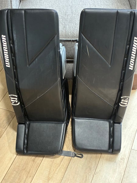 28" Warrior Ritual g6 Goalie Leg Pads (Used)