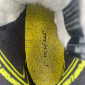 Bauer Elite Hockey Goalie Skates Regular Width  7.5 (Used)