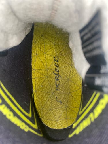 Bauer Elite Hockey Goalie Skates Regular Width 7.5 (Used)