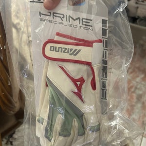 New Mizuno medium softball batting gloves women’s