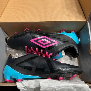 Black Unisex Size M 8.0 (W 9.0) Umbro Velocita PRO Molded Cleats Cleats (New)
