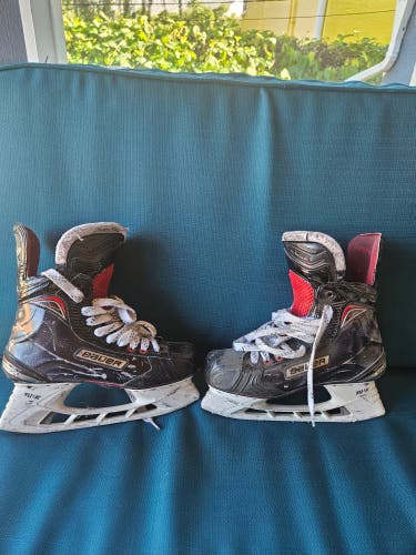 Bauer Vapor X800 Hockey Skates Regular Width 6 (Used)
