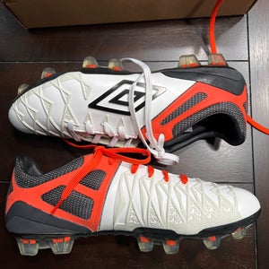 White Unisex Size M 8.0 (W 9.0) Umbro UX-1 PRO HG Molded Cleats Cleats (New)