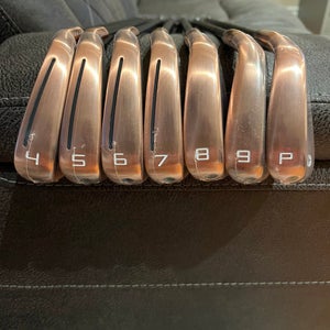 New TaylorMade Copper P790 RH Set (4-PW) - Dynamic Gold 105 S300