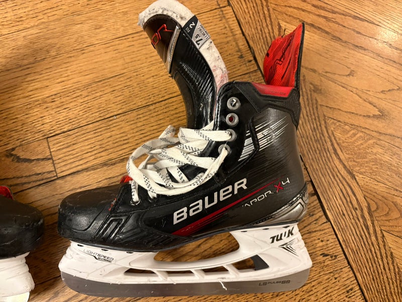 2024 Bauer Vapor X Hockey Skates 7.5 Fit 2 (Used)