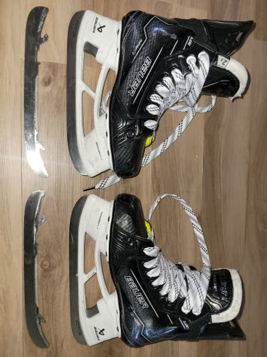 2024 Bauer Supreme M50 Pro Hockey Skates Regular Width Size 2.5 (Used)
