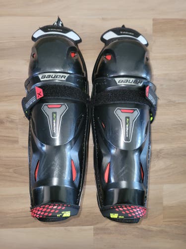 Junior Bauer Vapor Hyperlite 11" Shin Pads (New)