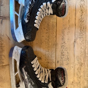 Bauer Vaper X5 Pro Hockey Skates Junior Size 3- New Blades