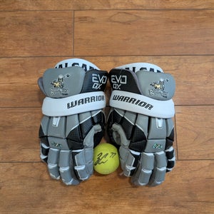 Zach Currier Calgary Roughnecks Gloves